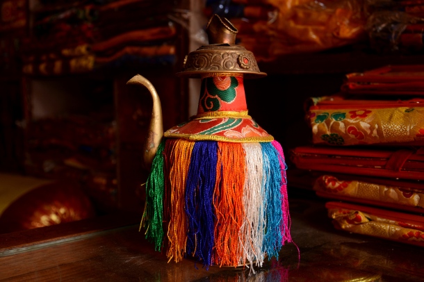 1 Boudhanath tibetan tea pot.jpg